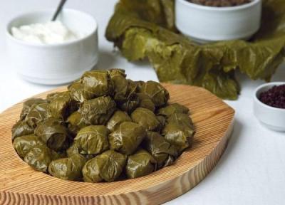 طرز تهیه دلمه برگ مو با عدس؛ یک غذای گیاهی خوشمزه و مقوی طرز تهیه دلمه برگ مو با عدس؛ یک غذای گیاهی خوشمزه و مقوی
